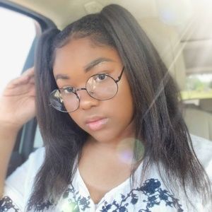 Meet your Posher, Shawna